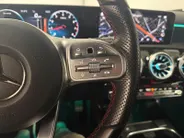 Mercedes-Benz A-Klasse 200 Launch Edition Premium AUTOMAAT AMBIENT LIGHT NAVI AIRCO CAMERA CRUISE CONTROLE AMBIANCE VERLICHTING APPLE CARPLAY ANDRIOD AUTO AMG PAKKET ZEER MOOIE AUTO