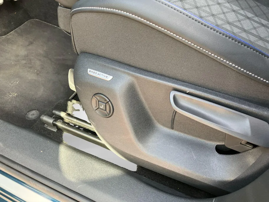 Volkswagen Tiguan 1.5 eHybrid 204PK R-Line Blackstyle · Panoramadak · Trekhaak · Apple/Android Car Play · 360° Camera · Garantie t/m 14-10-2030 of 100000km.
