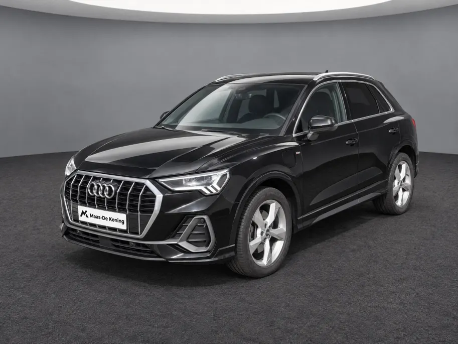 Audi Q3 45 TFSIe 245pk S edition · Camera · Apple/Android Car Play · Stoelverwarming ·  Navigatie · Elek. Achterklep · Keyless · 19'' Inch ·