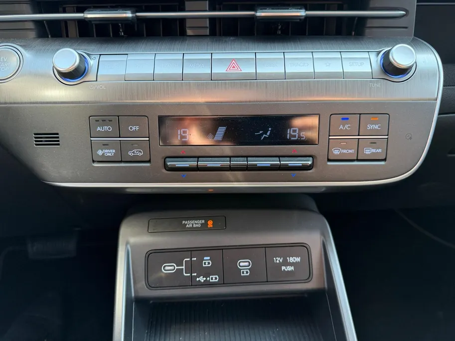 Hyundai Kona Electric Comfort Smart 64.8 kWh | TWO TONE | APPLE CARPLAY / ANDROID AUTO | SNELLADEN | PARKEERHULP | incl fabrieksgarantie!