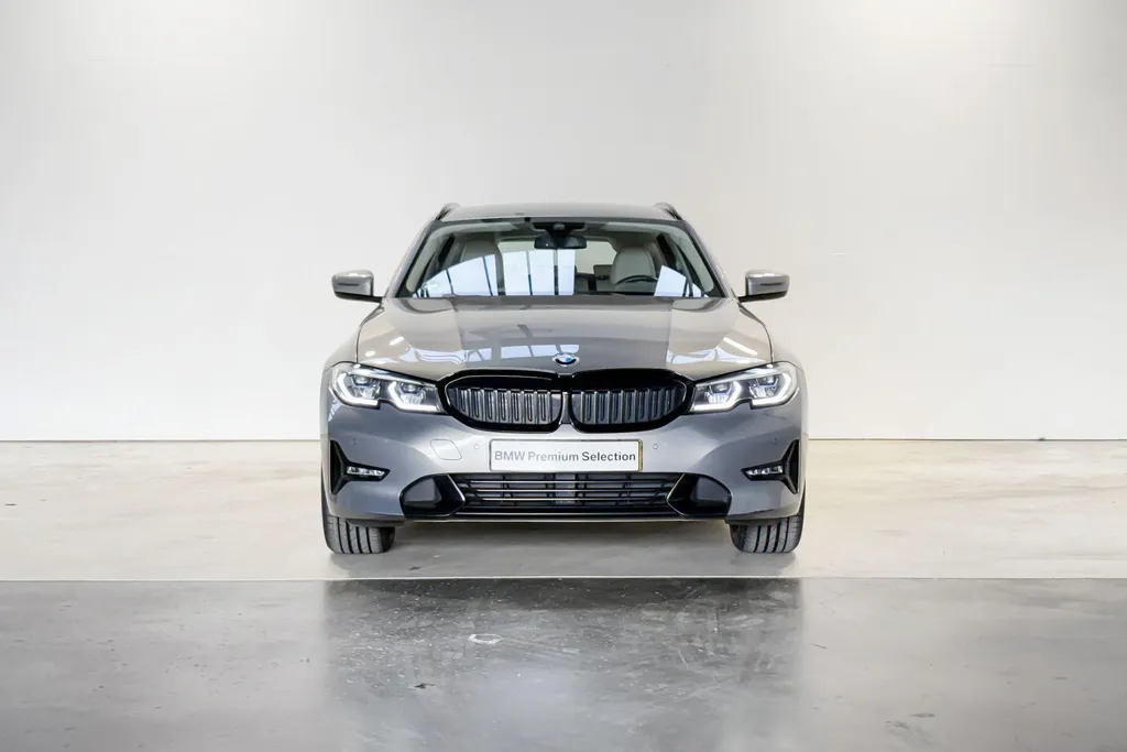 BMW 3 Serie Touring 330i Business Edition Plus High Executive