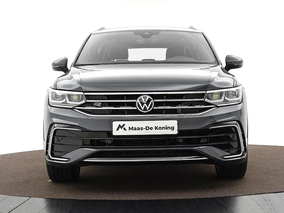 Volkswagen Tiguan 1.4 TSI 245pk DSG eHybrid R-Line Business · Apple/Android Car Play · Wegklapbare Trekhaak · Alarm · Dodehoek Detectie · Stoel-& Stuurverwarming · 19'' Inch ·