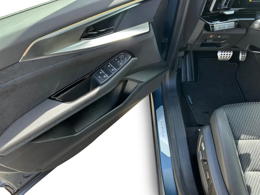 Renault Austral 1.2 E-Tech full hybrid 200 esprit Alpine | Nu Met 5 Jaar Fabrieksgarantie | Direct Leverbaar | Nu Met 4000 euro Voorraadkorting Bij Zeeuw & Zeeuw Renault Naaldwijk |