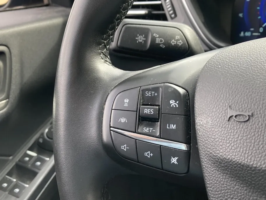 Ford Kuga 2.5 PHEV 225 pk Titanium Navigatie - Bliss Elektrische achterklep - Winter Pack- Elektrisch inklapbare trekhaak