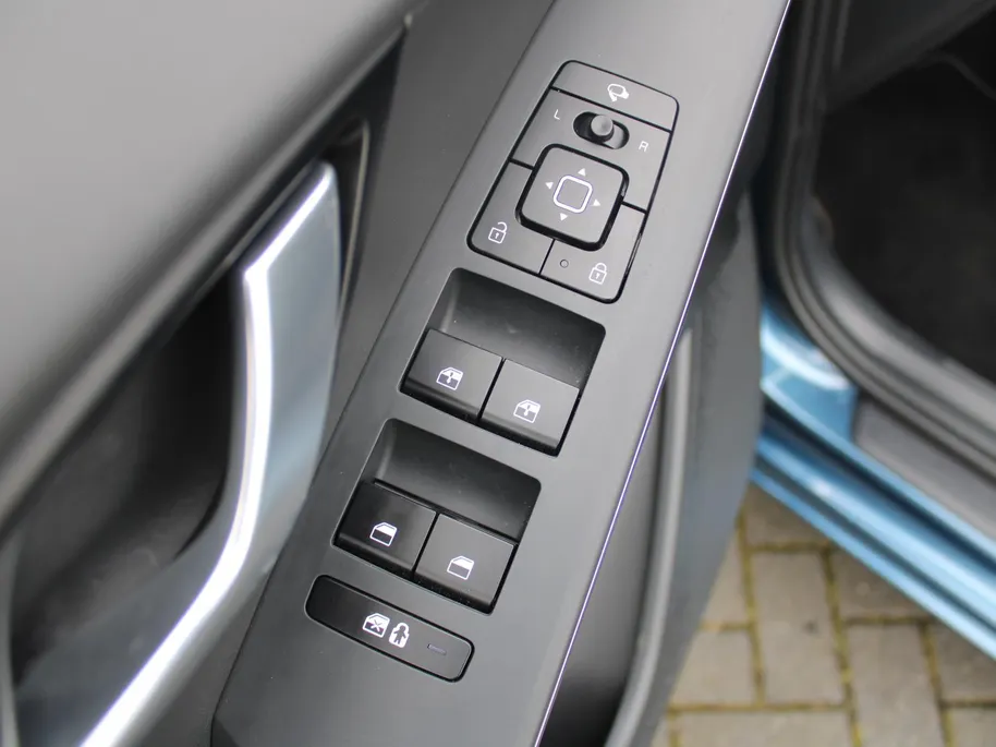 Kia Niro 1.6 GDi Hybrid DynamicPlusLine | Trekhaak | Stuur-/stoelverwarming | Schuifdak | Camera | Cruise adapt. | Clima | HUD | LED | 16" LM |