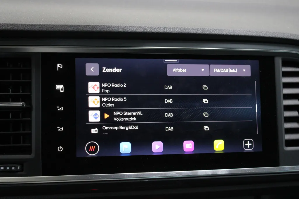 SEAT Ateca 1.5 TSI Style Business Intense / NAVIGATIE / CAMERA / APPLE CARPLAY / ANDROID AUTO / FULL LED /