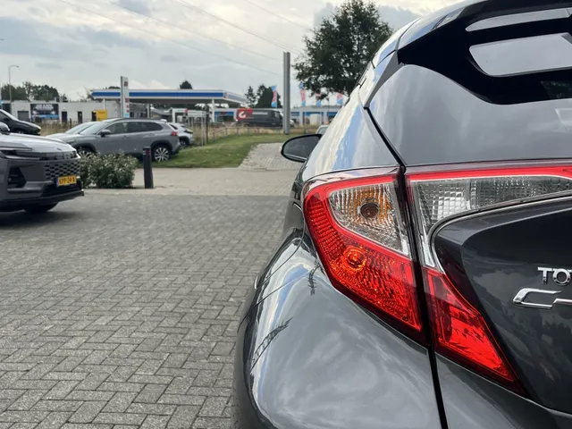 Toyota C-HR 1.2 Dynamic | Stuur en Stoelverwarming