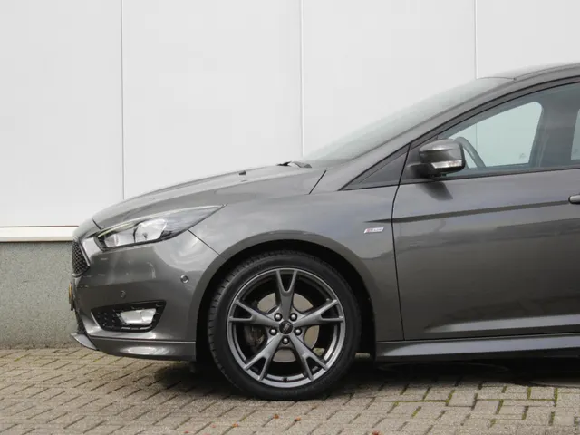 Ford Focus 1.5 ST-Line | Navi | Clima | Park sens | Trekhaak