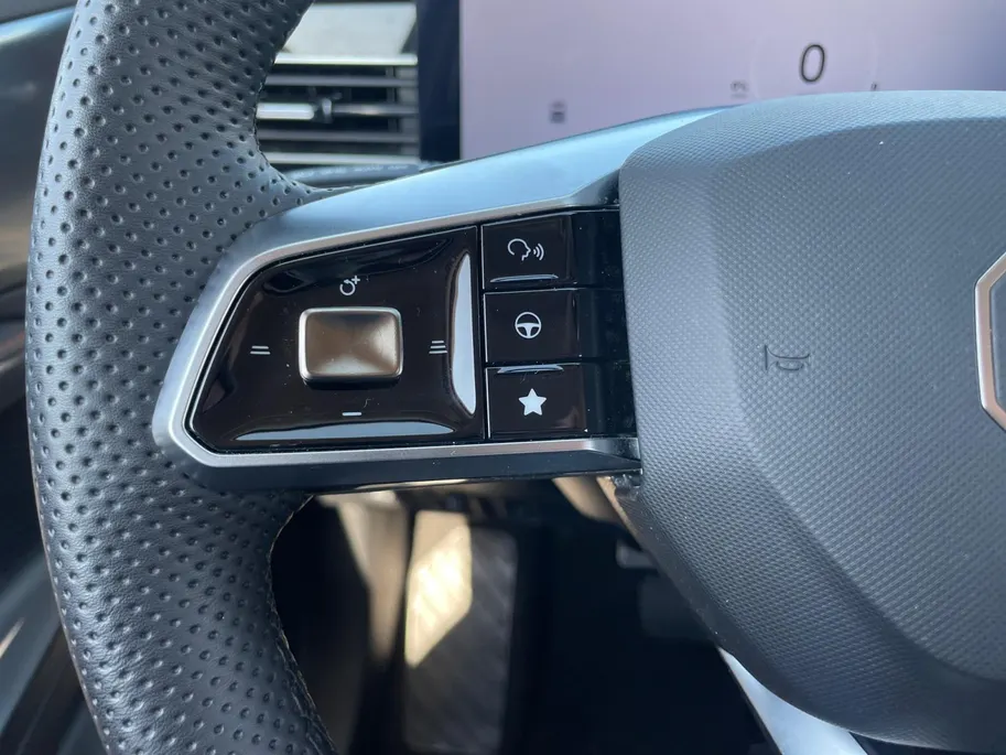 MG HS MG PHEV 1.5 Luxury *Automaat*Navi+360Camera*Climate Control*Adapt. Cruise Control*Elekt. Stoelen*Elekt. Achterklep*LM.Velgen*Zeer nette auto!