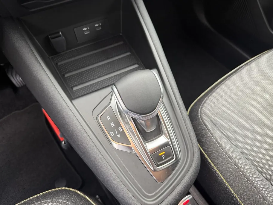 Renault Captur 1.6 E-Tech full hybrid 145 techno | Apple Carplay & Android Auto | Cruise & Climate Control | Camera | Parkeersensoren | LMV | Navigatie | 12 Maanden BOVAG Garantie