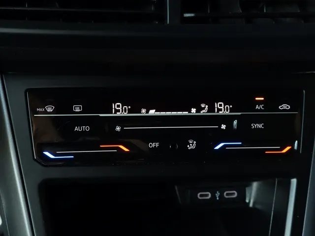 Volkswagen Polo 1.0 TSI R-Line | Adaptive Cruise | App Connect