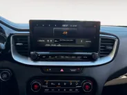 Kia XCeed 1.6 GDi PHEV Design Edition | Apple Carplay / Android Auto | Navigatiesysteem | Licht + Regensensor | Elektrisch Schuif / Kanteldak | Parkeersensoren Voor + Achter | Parkeercamera Achter | Dodehoekdetectie | Rijstrooksensor + Correctie | 18'Lichtmetalen V
