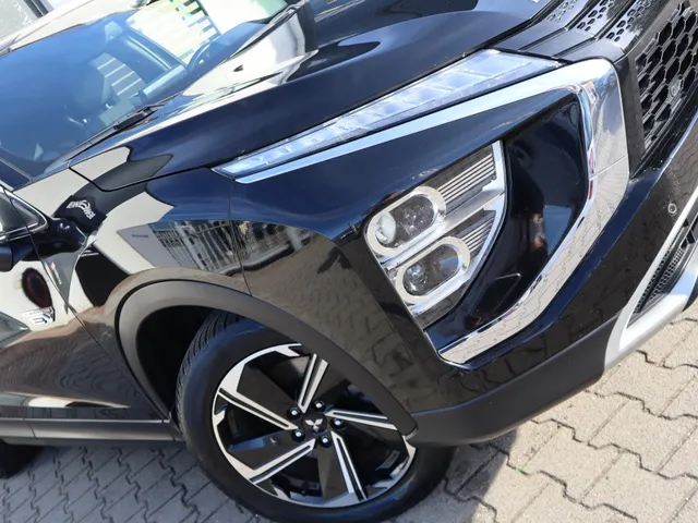Mitsubishi Eclipse Cross 2.4 PHEV Intense+ Trekhaak | Standkachel | Carplay