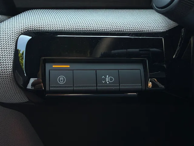 Nissan Micra 52 kWh Evolve NIEUW | 416km WLTP | Navigatie | H&K audio | App Connect | Pro Pilot | Keyless