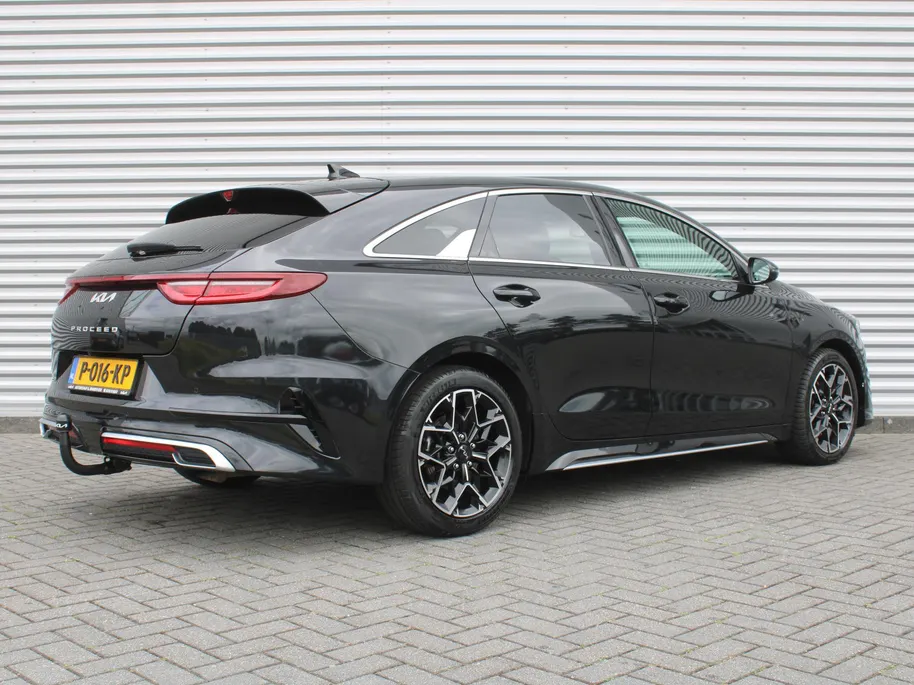 Kia ProCeed 1.5 T-GDi GT-Line | Trekhaak | Schuifdak | Stuur-/stoelverwarming | Camera | Dodehoek detectie | Telefoonlader | Cruise adapt. | 17' LM | LED |