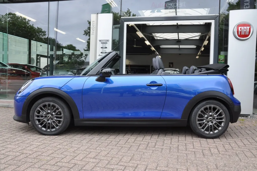 MINI Cooper Cabrio 2.0 C Fav. S