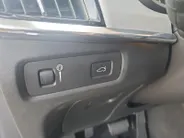 Volvo V90 2.0 T4 Momentum | Stoel en stuurverwarming | Elektrisch bedienbare voorstoelen | Camera | Lederen bekleding | Navigatie | Parkeersensoren voor en achter | Elektrische achterklep |