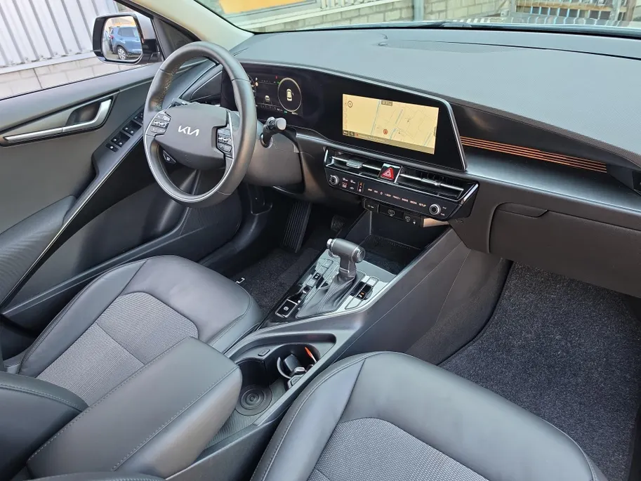 Kia Niro 1.6 GDi Hybrid DynamicLine | Two-Tone | Trekhaak | Climate control | Navigatie | Cruise control