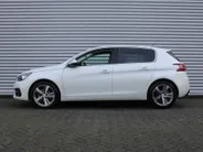 Peugeot 308 1.2 PureTech Allure | Panoramadak | 17” LM | Parkeersensor v+a | Navi | Cruise | Clima | Apple CarPlay/Android Auto |