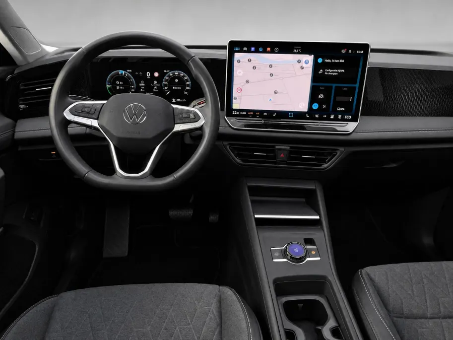 Volkswagen Tiguan 1.5 204pk DSG eHybrid Life Edition · Panoramadak · Camera · Wegklapbare Trekhaak ·  Apple/Android Car Play · Navigatie · 18'' Inch ·