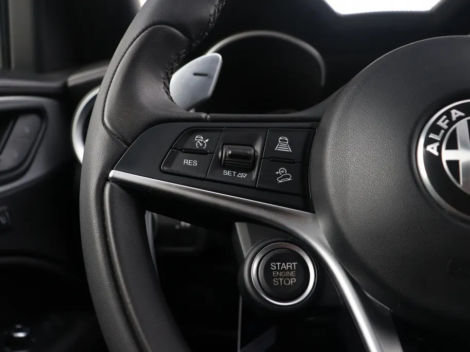 Alfa Romeo Stelvio 2.0 Turbo 280 PK AWD Veloce | Navi | Carplay | Driver | 20'