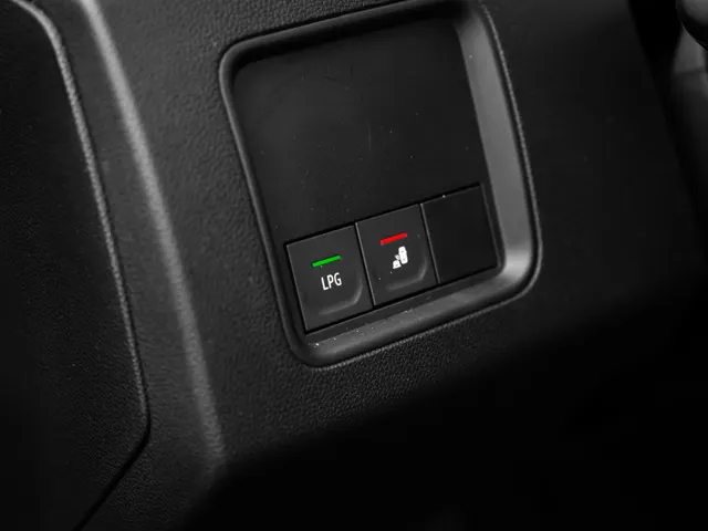 Dacia Duster 1.0 TCe 100 ECO-G Extreme | Stoelverwarming voor | 360 graden camera | Navigatie | Climat Control |