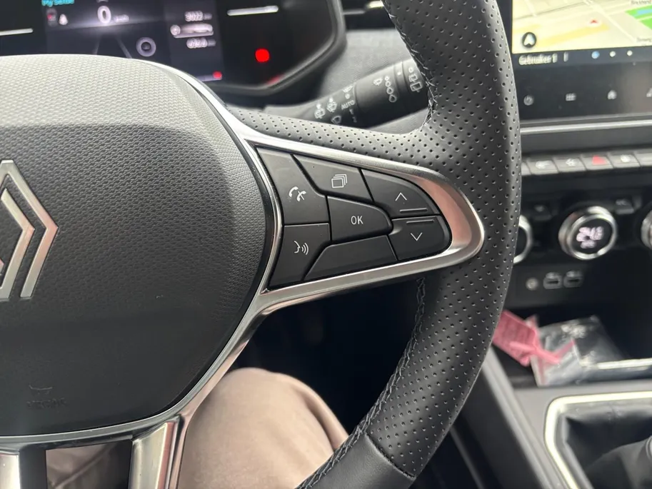 Renault Clio 1.6 E-Tech Full Hybrid 145 techno AUTOMAAT AIRCO CRUISE CONTROLE PARKEERSENSOREN APPLE CARPLAY ANDROID AUTO ZEER MOOIE AUTO DEALER ONDERHOUDEN