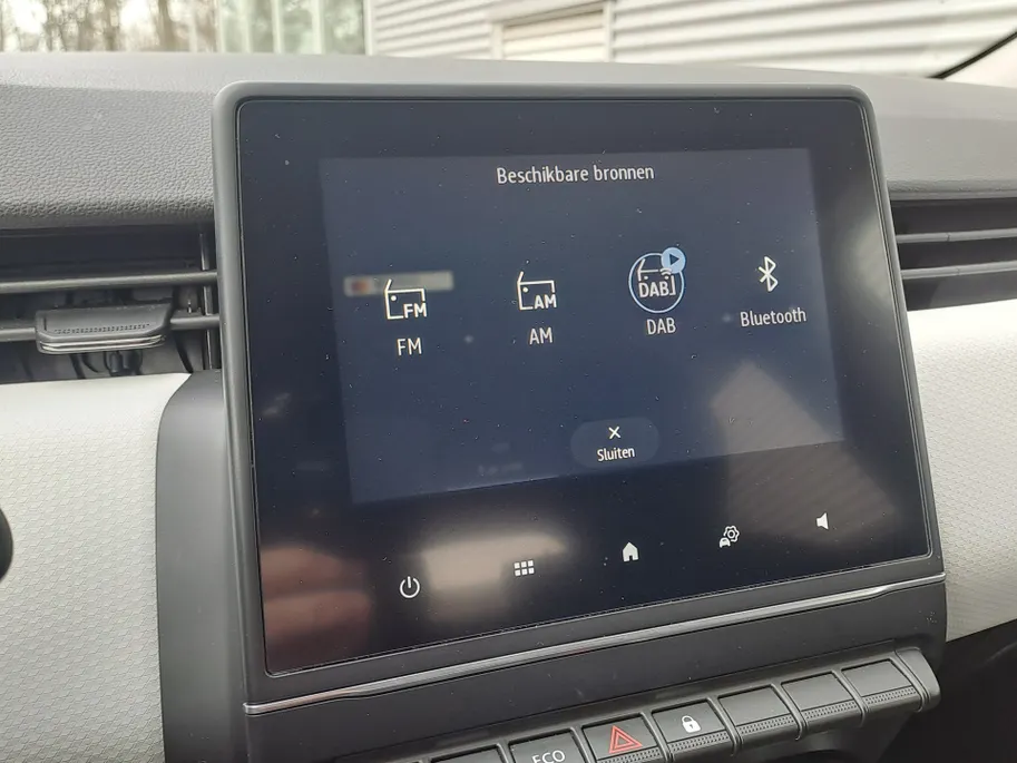 Renault Clio 1.6 E-Tech Full Hybrid 145 evolution AUTOMAAT | Navigatie | Sensoren | Airco | Cruise | Rijstrooksensor met correctie | DAB | Apple Carplay/Android Auto