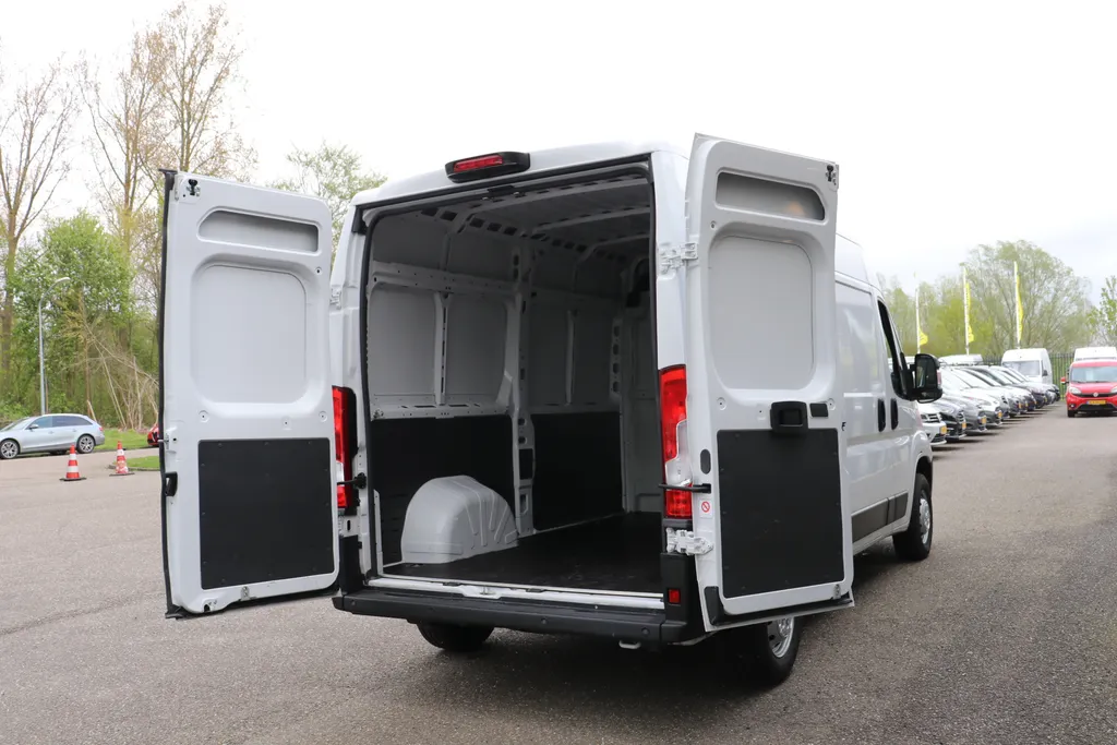 Peugeot Boxer 335 2.2 BlueHDi 140 L2H2 Pro EX.BTW