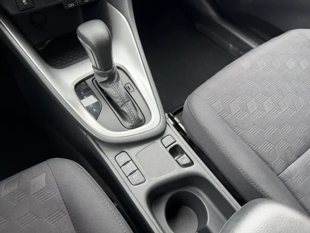 Toyota Yaris 1.5 Hyb. Dynamic Limited | Parkeersensoren V+A | All Seasons