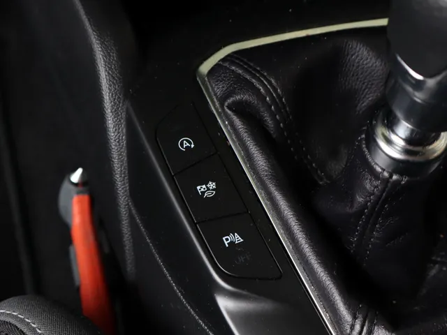 Ford Focus Wagon 1.0 EcoBoost Hybrid Connected | Nieuw model