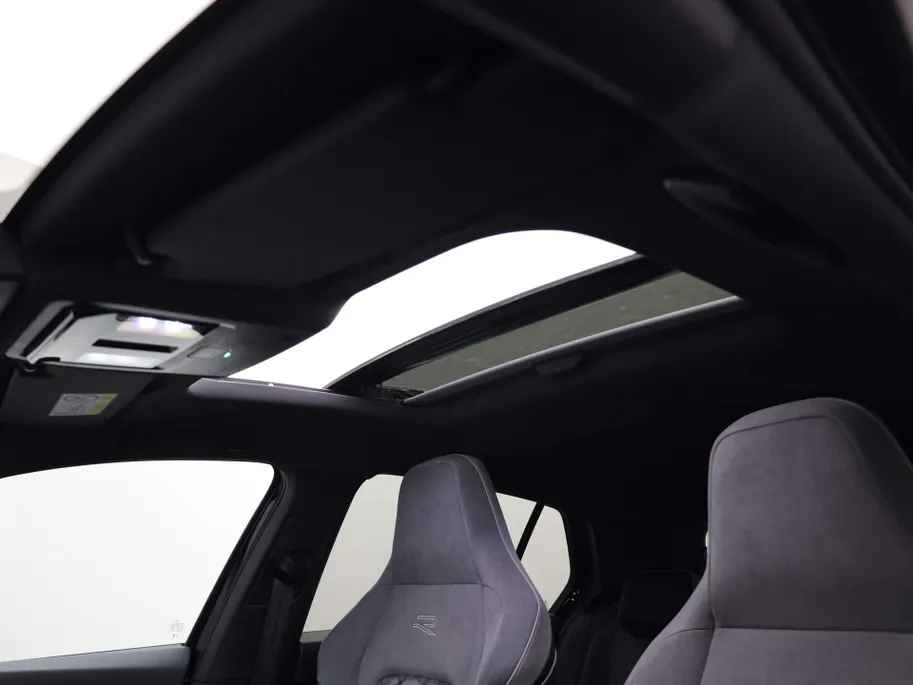 Volkswagen Golf 1.5eTSI/130PK DSG R-Line · Panoramadak · Apple/Android Car Play · Stoel & Stuurverwarming · Navigatie
