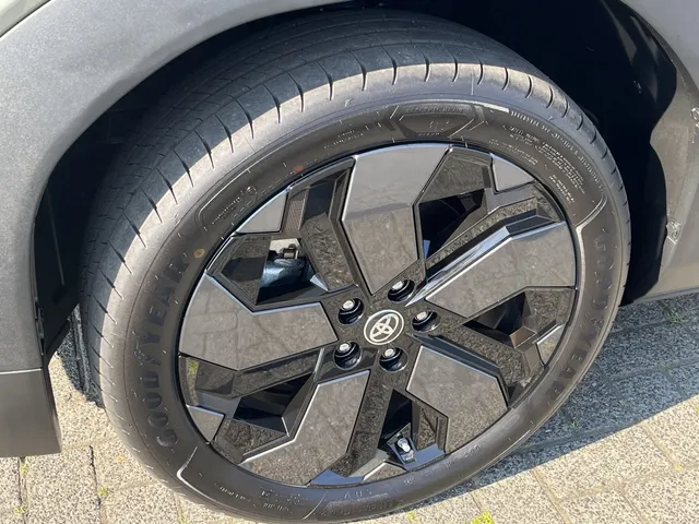 Toyota Urban Cruiser Executive 61 kWh