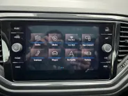 Volkswagen T-Roc 1.5 TSI ZEER COMPLEET, O.A. LEDER, OPEN PANORAMADAK, A-CAMARA ETC! NU PREMIUMPAKKER GRATIS INCL. 12 MAANDEN GARANTIE!!