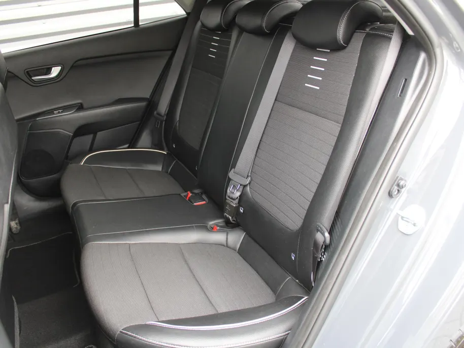 Kia Rio 1.0 T-GDi MHEV GT-Line | Stuur-/stoelverwarming | 17' LM | Camera | Clima | Navi | Cruise | Keyless |