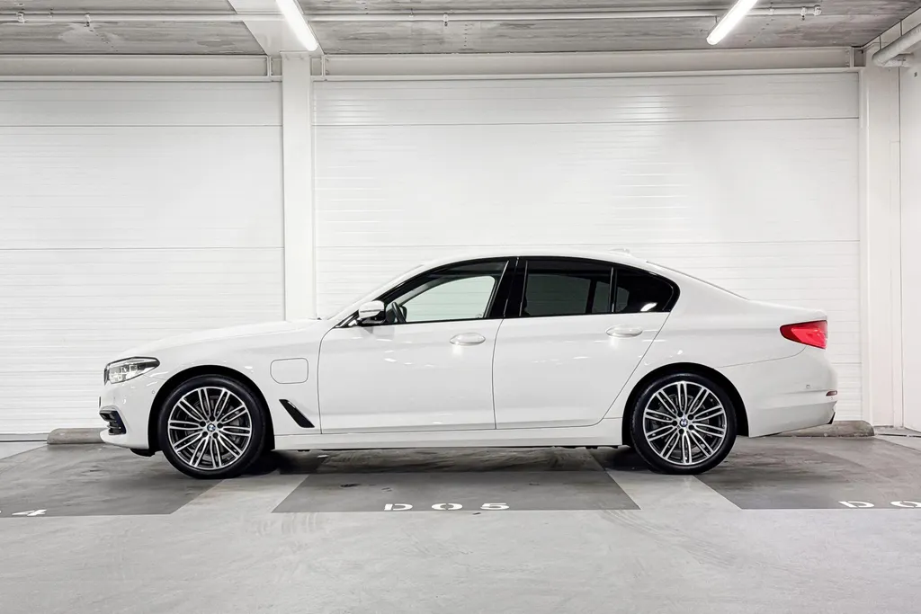 BMW 5 Serie Sedan 530e iPerformance High Executive