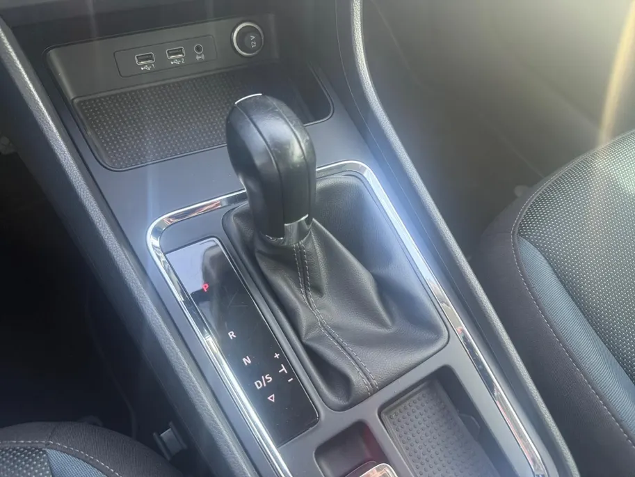 SEAT Ateca 1.5 TSI Style Business Intense | Automaat | Apple Carplay/Android Auto | Trekhaak | Climate Control | Adaptief Cruise Control | Stoelverwarming | Camera | Navigatie | Stuurbediening
