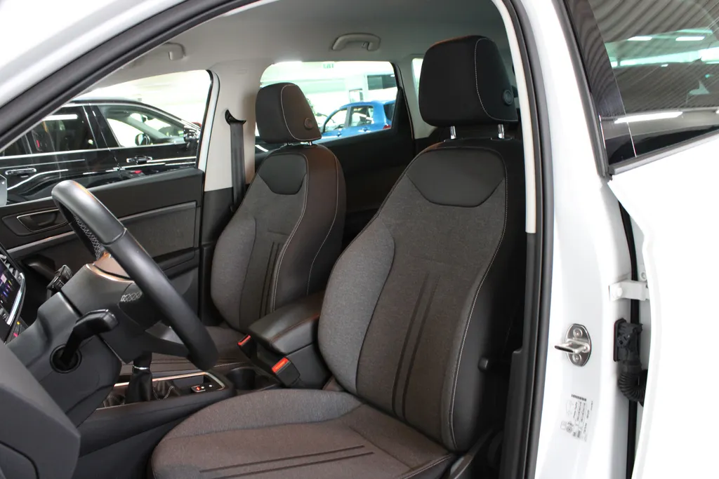 SEAT Ateca 1.5 TSI Style Business Intense / NAVIGATIE / CAMERA / APPLE CARPLAY / ANDROID AUTO / FULL LED /