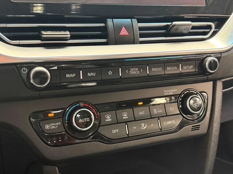 Kia e-Niro DynamicLine 64 kWh NAVIGATIE | CLIMATE CONTROL | CRUISE CONTROL | APPLE CARPLAY & ANDROID AUTO | ACHTERUITRIJCAMERA