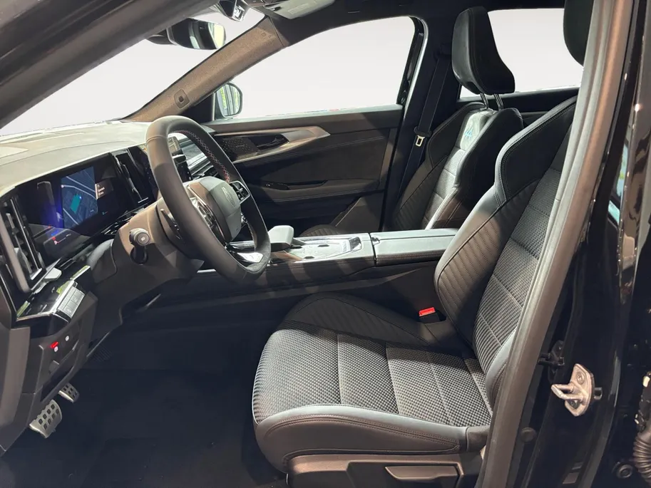 Renault Espace E-Tech full hybrid 200 esprit Alpine 7p. | Nu uit voorraad leverbaar met € 8.200,- Zeeuw & Zeeuw voorraadkorting en 5 jaar Gratis fabrieksgarantie !