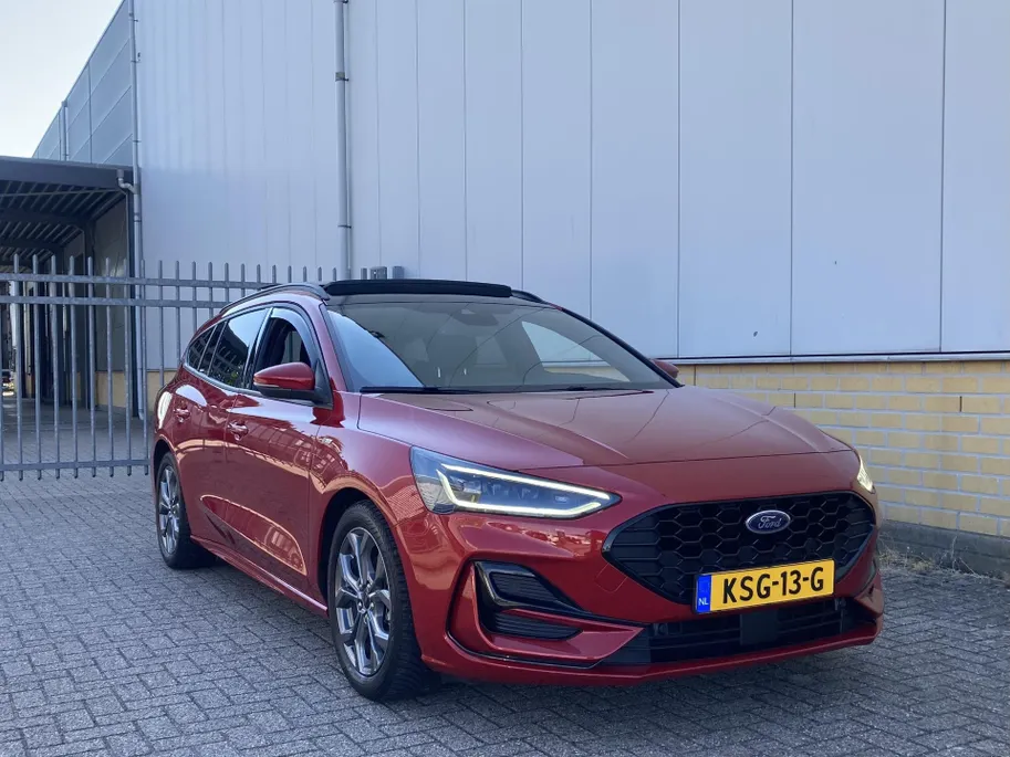 Ford Focus Wagon 1.0 EcoBoost Hybrid 155 pk Autom. ST Line X Wagon Automaat - Panoramadak - Winter Pack - Navigatie - Apple Carplay/ Android Auto