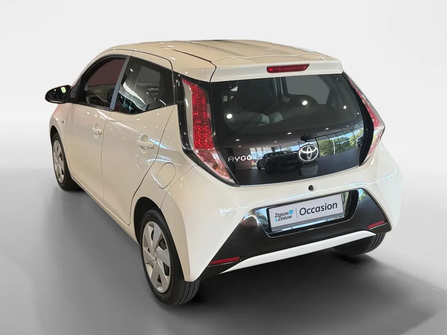 Toyota Aygo 1.0 VVT-i x-play *Telefoon*Camera*Airco*Cruise*Mooie Auto!