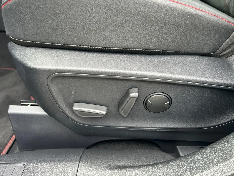 Ford Kuga 2.5 PHEV ST-Line X | Nieuw | Op Voorraad | Elekt. Trekhaak | Schuif/Kantel Dak | AGR-Stoelen | Adaptieve Cruise Control | Matrix Led |