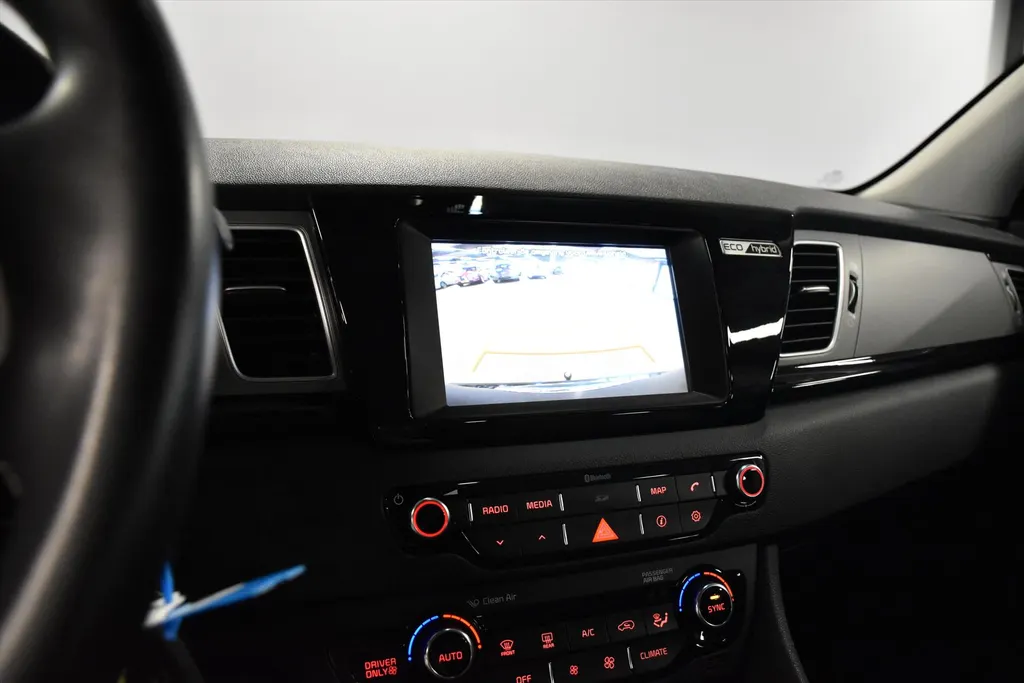 Kia Niro 1.6 GDi Hybrid 141pk DCT6 First Edition TREKHAAK