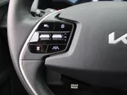 Kia EV6 Air 58 kWh | Trekhaak | 20' LM | Stuur-/stoelverwarming | Camera | Navi | Cruise adapt. | Dodehoek detectie |