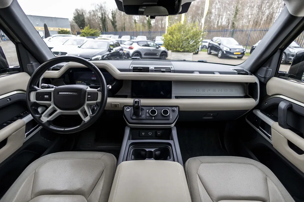 Land Rover Defender Hard Top 3.0 D250 110 MHEV SE EX.BTW