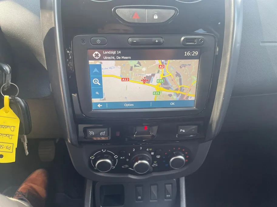Dacia Duster 1.2 TCe 4x2 Blackshadow | Trekhaak | Camera | Lm velgen | Navigatie