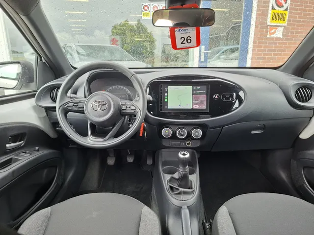 Toyota Aygo X 1.0 VVT-i MT Play NL-auto | CAMERA | CRUISE | rijklaarprijs !!