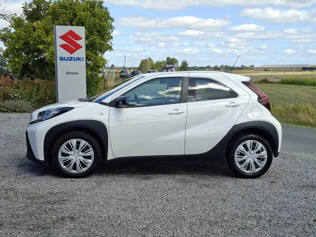 Toyota Aygo X 1.0 VVT-i MT Play CAMERA | CRUISE | NL-auto | rijklaarprijs !!