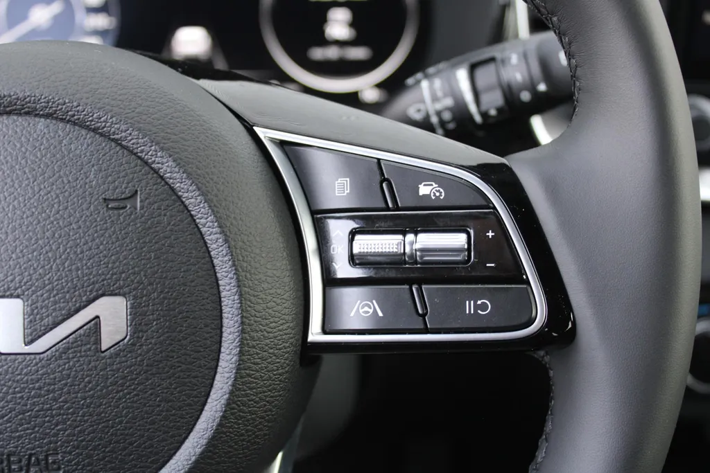 Kia XCeed 1.0 T-GDi DynamicPlusLine | Stuur-/stoelverwarming | Camera | Dodehoek detectie | Elektr. achterklep | 18' LM | Clima | Navi |